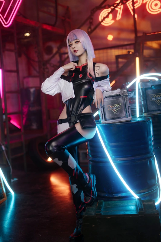 赛博朋克 露西 - 爱老师_PhD